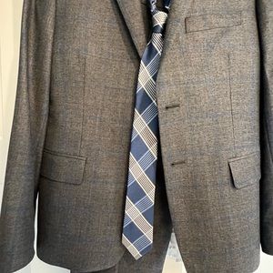 Michael Kors boys size 14 suit